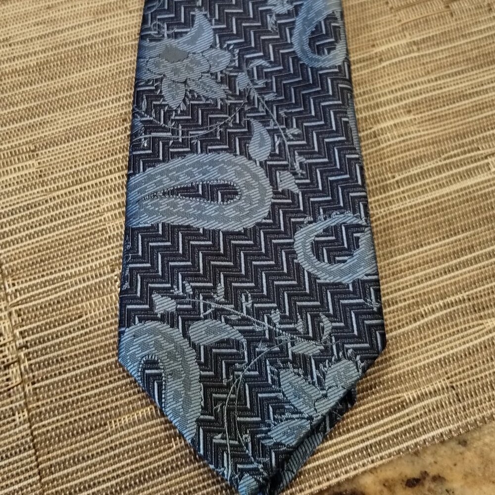 Robert Talbott Seven Fold Silk Tie Blue Paisley NWT